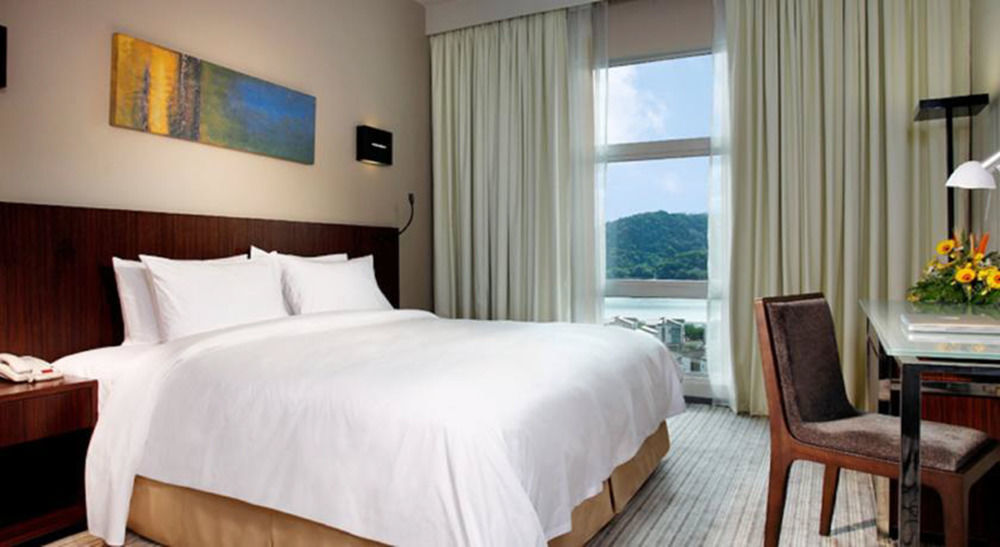 Eastin Hotel Penang Sungai Dua Bukit Экстерьер фото